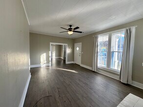 517 Malone Cir in Florence, AL - Foto de edificio - Building Photo