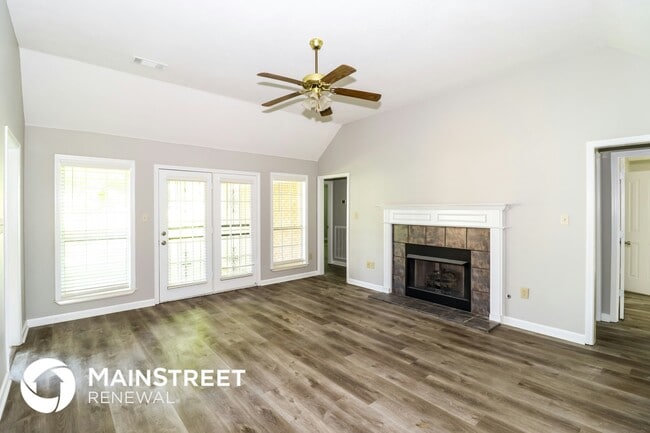 498 W Tipton Lake Cir in Millington, TN - Building Photo - Building Photo