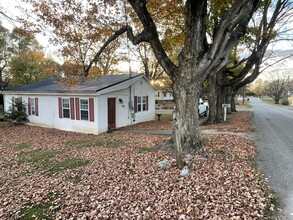 65 Magnolia St in Upton, KY - Building Photo - Building Photo