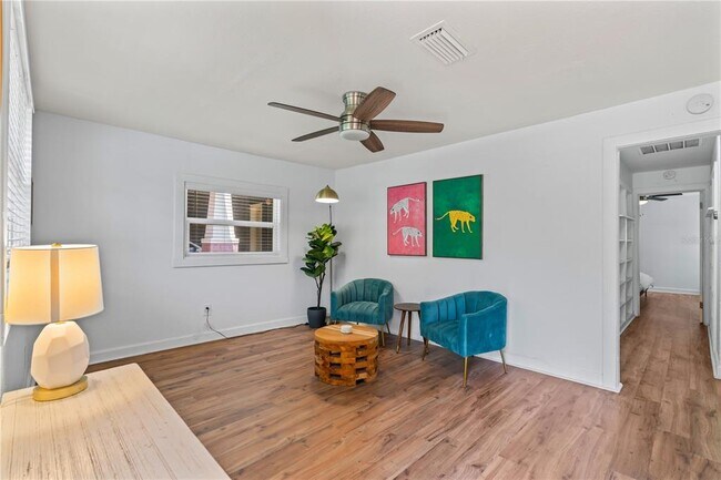 1906 E Idlewild Ave in Tampa, FL - Building Photo - Building Photo