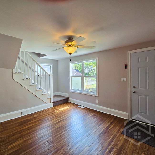 Cozy Apartment in Tillsonburg!! in Tillsonburg, ON - Building Photo - Building Photo