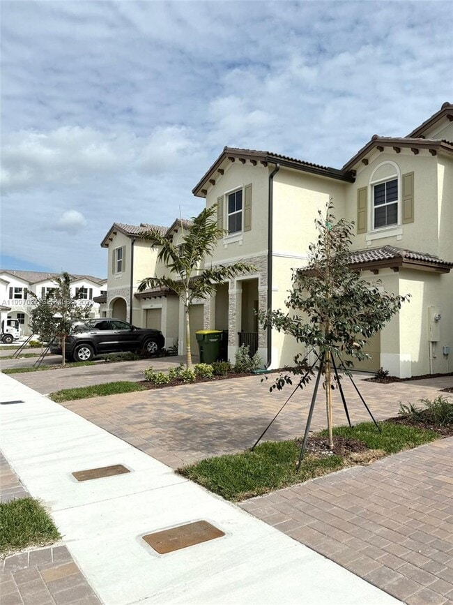 2523 SE 29th St in Homestead, FL - Building Photo - Building Photo