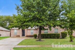 2506 Eastwood Dr in Lancaster, TX - Building Photo