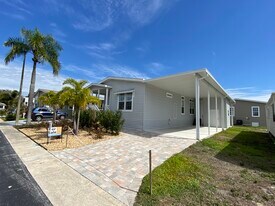 39248 US Hwy 19 N in Tarpon Springs, FL - Building Photo