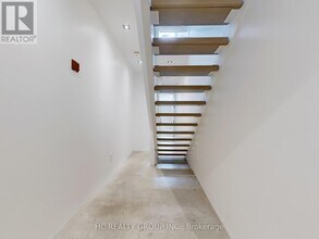 899 Dundas St W in Toronto, ON - Building Photo - Building Photo