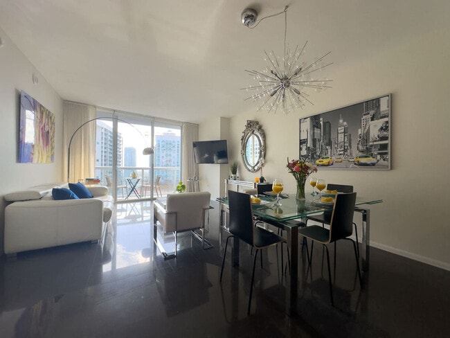 485 Brickell Ave in Miami, FL - Building Photo - Building Photo