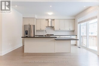 30 Mace Ave in Richmond Hill, ON - Building Photo - Building Photo