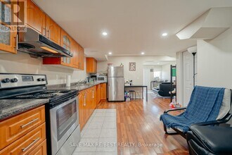 22 Birch Tree Trail in Brampton, ON - Building Photo - Building Photo
