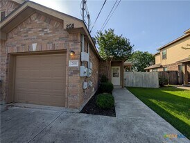 208 Anne Louise Dr in New Braunfels, TX - Building Photo