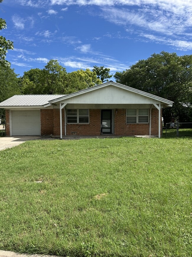 property at 1714 Avalon Rd