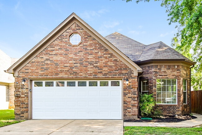 property at 9892 Southern Oak Way