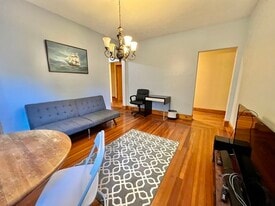 558 Washington St in Boston, MA - Building Photo