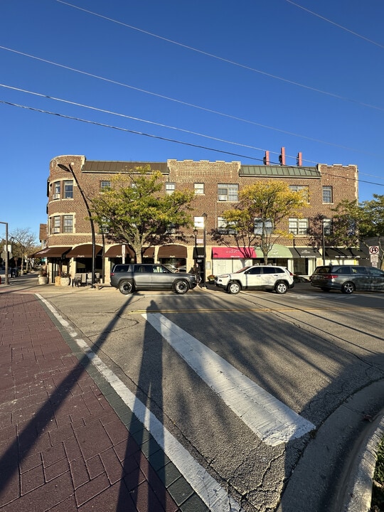 725 St Johns Ave in Highland Park, IL - Building Photo