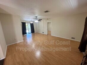 1218 Waterside Ln in Venice, FL - Building Photo - Building Photo