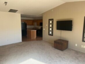 9589 Lakeside Dr in Ypsilanti, MI - Building Photo - Building Photo