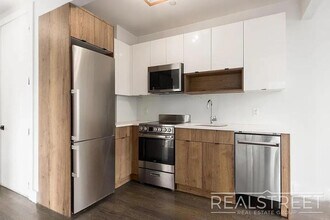 Lexington Avenue, Unit 1B in Brooklyn, NY - Building Photo - Building Photo
