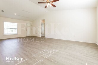3685 Parade Terrace in North Port, FL - Foto de edificio - Building Photo