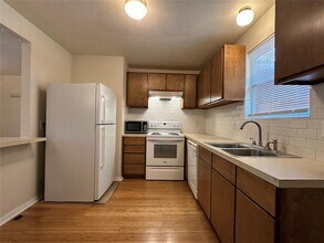 508 Montopolis Dr in Austin, TX - Building Photo - Building Photo