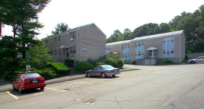 Elizabeth Gardens Apartments in West Haven, CT - Building Photo - Building Photo