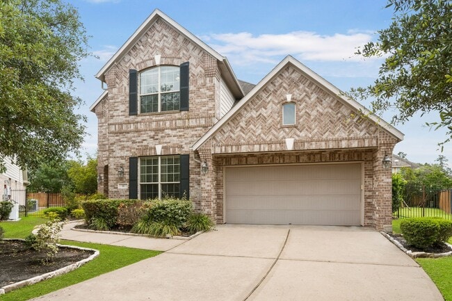 property at 11 Pintuck Pl