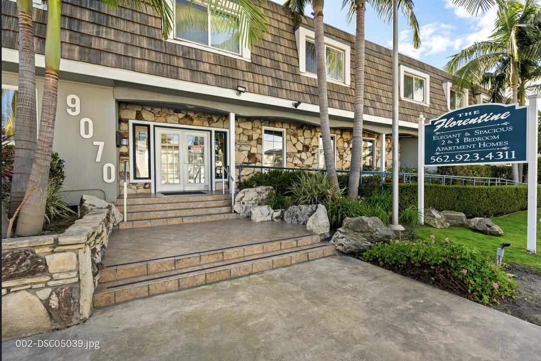 Florentine Apartments in Downey, CA - Building Photo