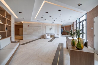 701 Valencia in Coral Gables, FL - Foto de edificio - Interior Photo