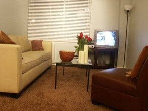 2755 Ordway St NW, Unit 414 in Washington, DC - Building Photo - Building Photo