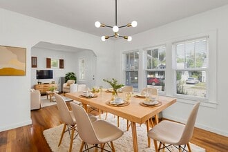 4995 Anatole St in Grosse Pointe, MI - Foto de edificio - Building Photo