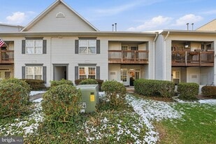 9212 Azure Ct, Unit 102 in Manassas, VA - Building Photo