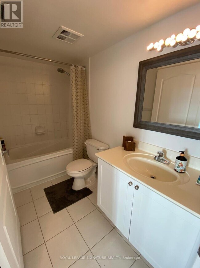 17 Barberry Pl in Toronto, ON - Building Photo - Building Photo