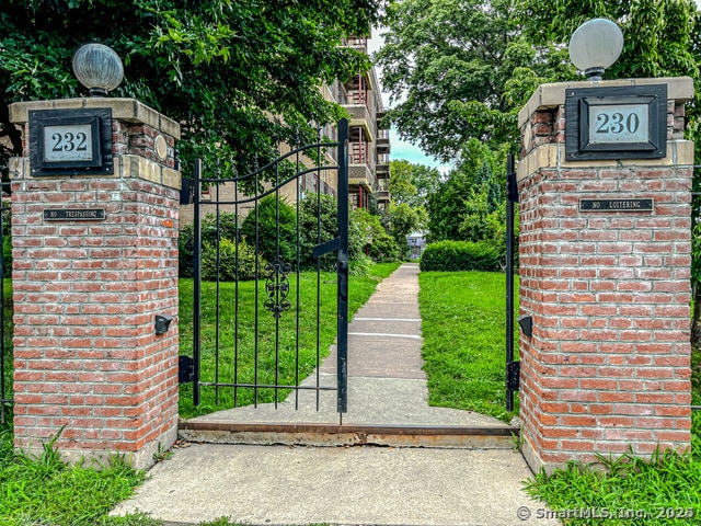 230 Farmington Ave in Hartford, CT - Building Photo - Building Photo