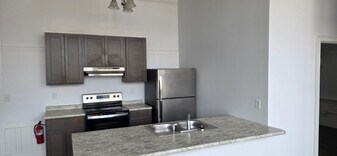 65 5th Ave, Unit #6 2nd floor in Woonsocket, RI - Building Photo