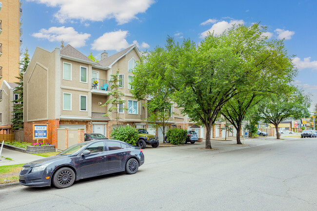 1339 14 Av SW in Calgary, AB - Building Photo - Building Photo