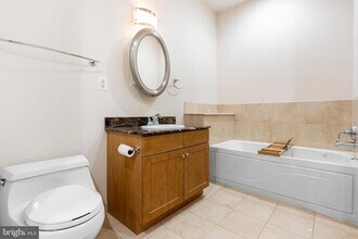 1100 S Broad St in Philadelphia, PA - Building Photo - Building Photo