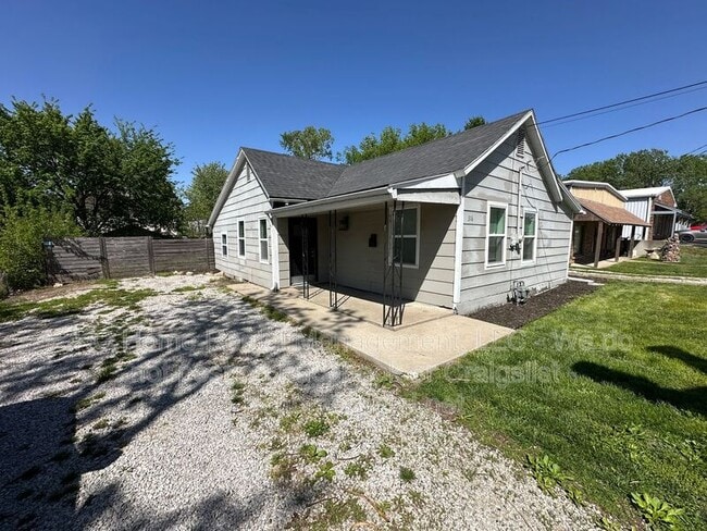 316 W Elm St in Olathe, KS - Building Photo - Building Photo