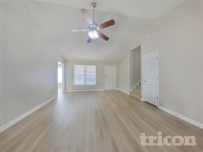 5095 Glendora Dr in Powder Springs, GA - Foto de edificio - Building Photo