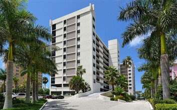 11 Sunset Dr in Sarasota, FL - Building Photo - Building Photo