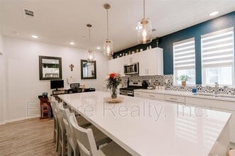 5381 Calle Rockfish in San Diego, CA - Building Photo - Building Photo