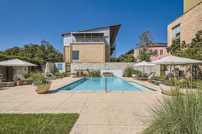 1115 S Alamo St in San Antonio, TX - Foto de edificio - Building Photo