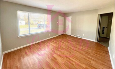 9839 Lorna Ln in St. Louis, MO - Building Photo - Building Photo