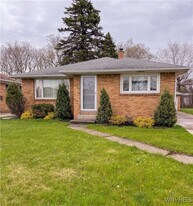 25 Trudy Ln in Cheektowaga, NY - Building Photo
