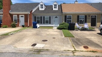 1302 Pershing Ct in Virginia Beach, VA - Building Photo