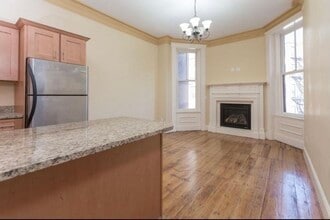 263 Newbury St, Unit 2 in Boston, MA - Foto de edificio - Building Photo