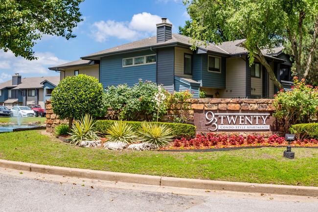 93Twenty Apartments in Tulsa, OK - Building Photo - Building Photo