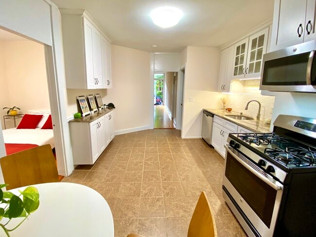18 Fisk Pl, Unit 1 in Cambridge, MA - Building Photo - Building Photo