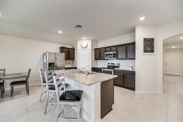 1106 Meadow Side Dr in Princeton, TX - Building Photo