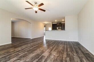 320 E Georgia Terrace in Mustang, OK - Building Photo - Building Photo