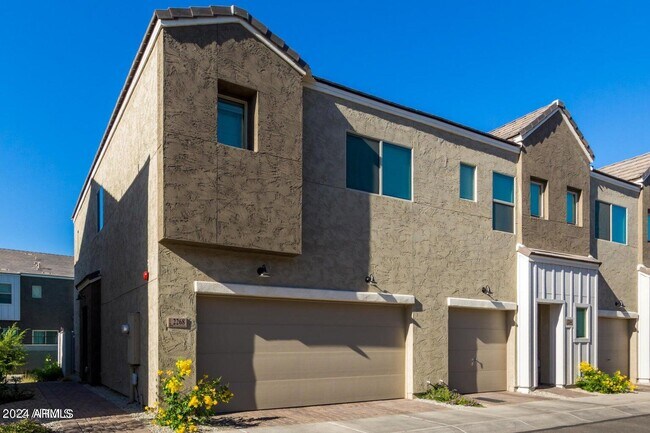 2268 W Laurie Ln in Phoenix, AZ - Building Photo - Building Photo