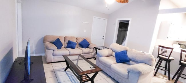 107 E Venus Ln in South Padre Island, TX - Building Photo - Building Photo