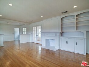 7101 W 85th St in Los Angeles, CA - Building Photo - Building Photo